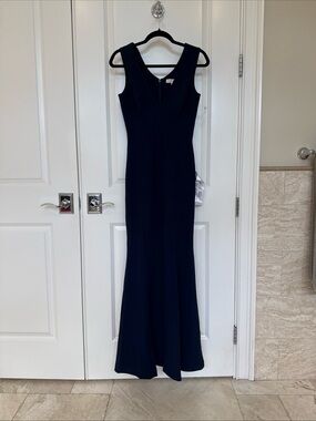 NWT Dress the Population Elegant Navy V-Neck Sleeveless Dress with slit